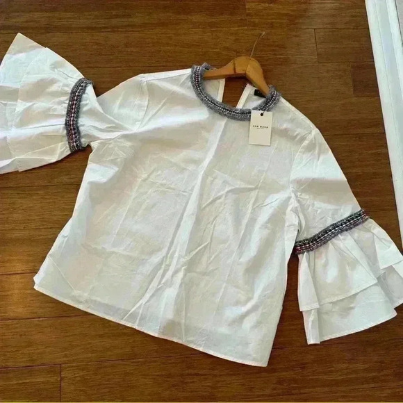 NWT Few Moda Bell Sleeve Embroidered Accents Blouse Women’s Medium - Picture 10 of 11